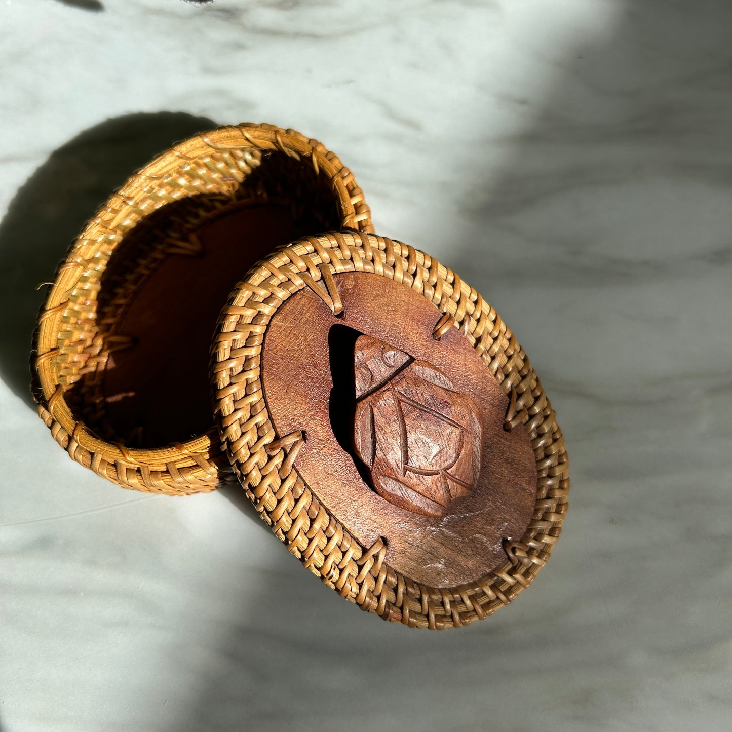Vintage Carved Wood Frog Jewlery Box