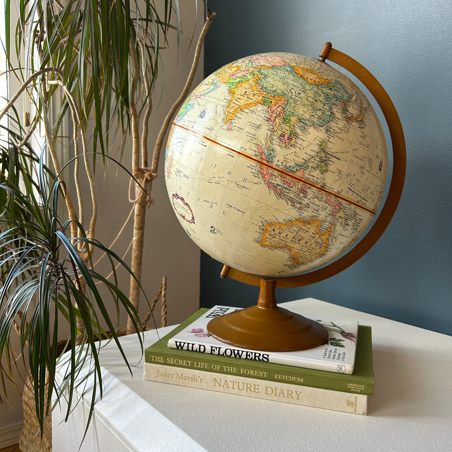Vintage Neutral Toned Globe | Globemasters