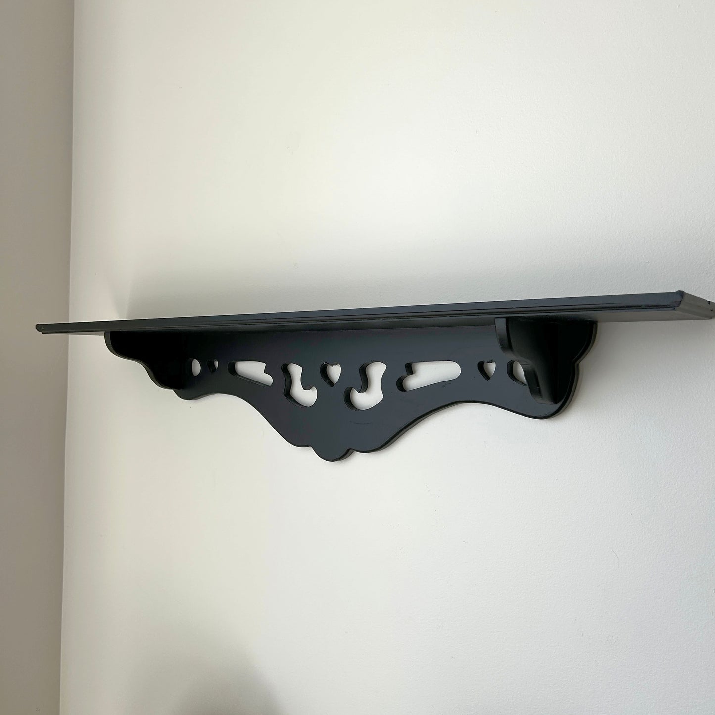 Black Wooden Heart Ornate | Picture Ledge Shelf