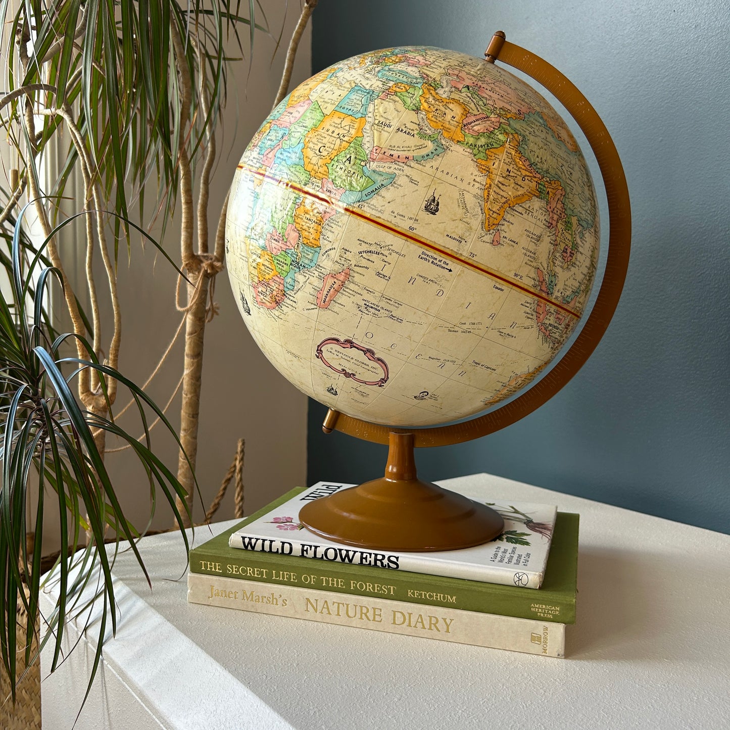 Vintage Neutral Toned Globe | Globemasters